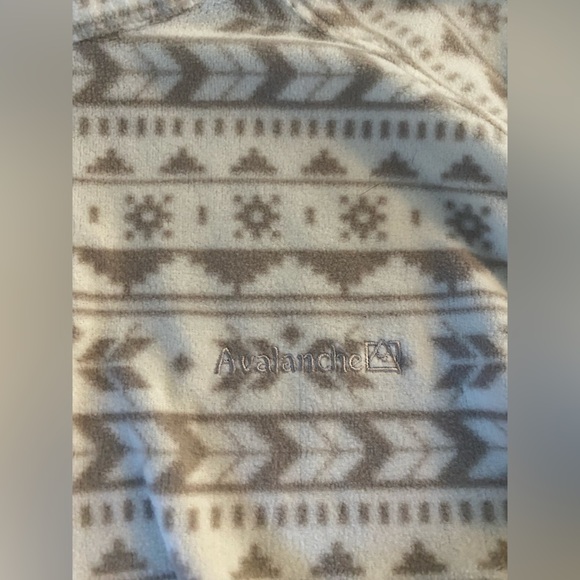 Avalanche Aztec Pattern Outdoor Supply 1/4 Zip Pullover Fleece Sweater - Picture 2 of 12